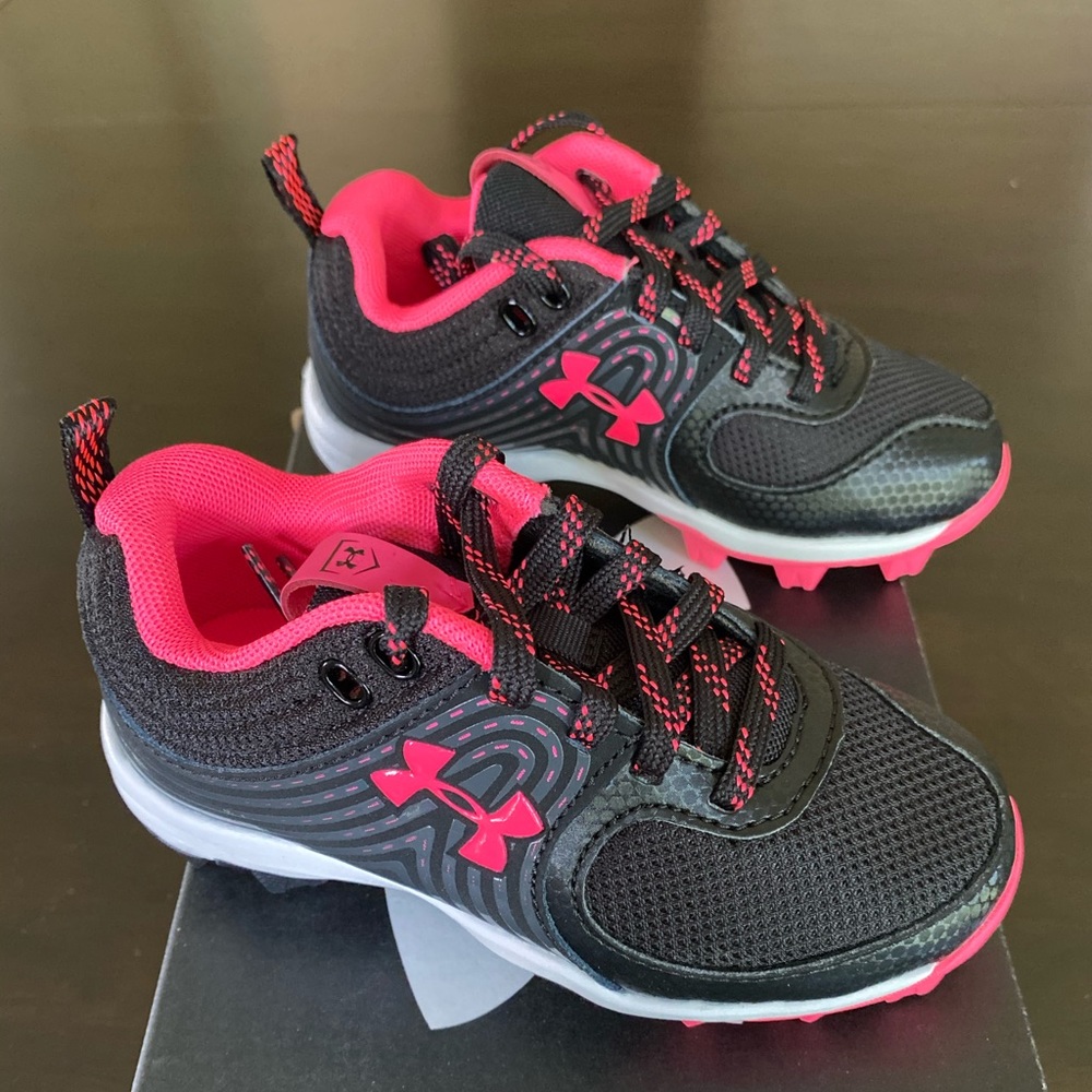 Under Armour Little Girls Size 10 Baseball Cleats